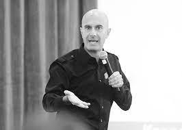 Robin Sharma