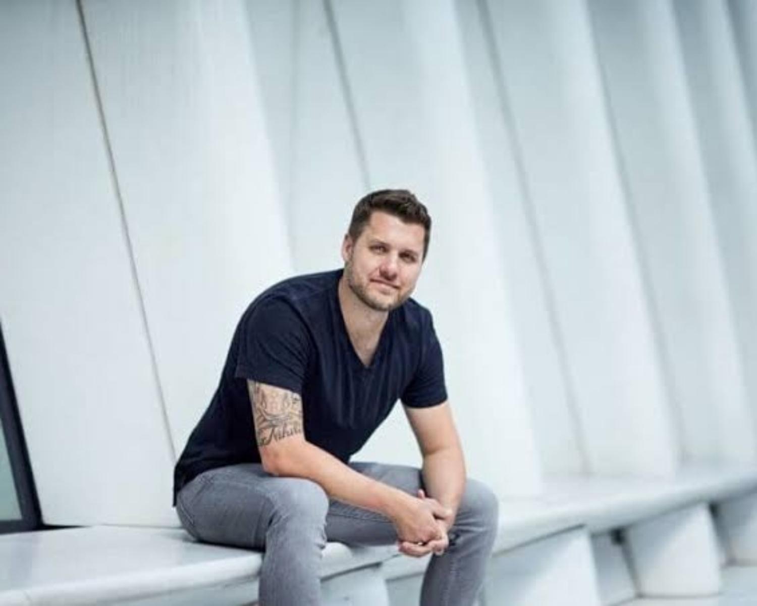 MARK MANSON