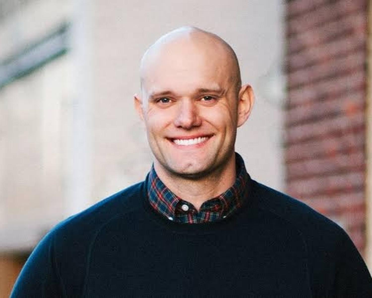 JAMES CLEAR