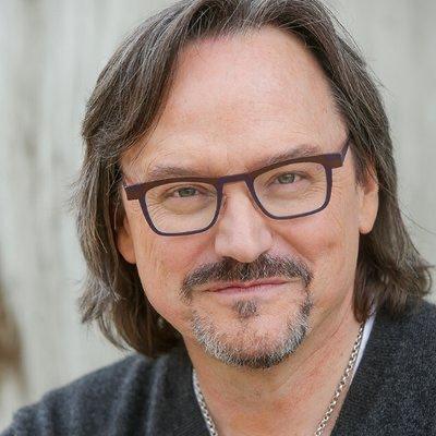 ROBERT ROSE