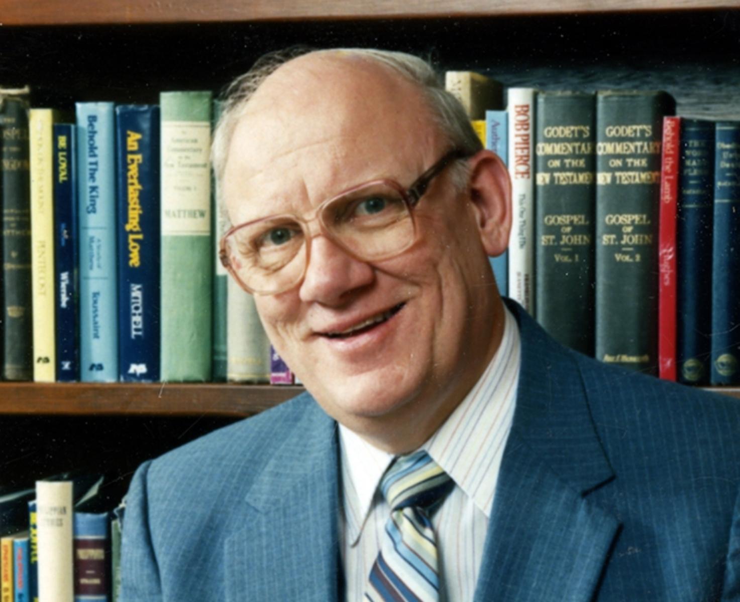 WARREN WIERSBE