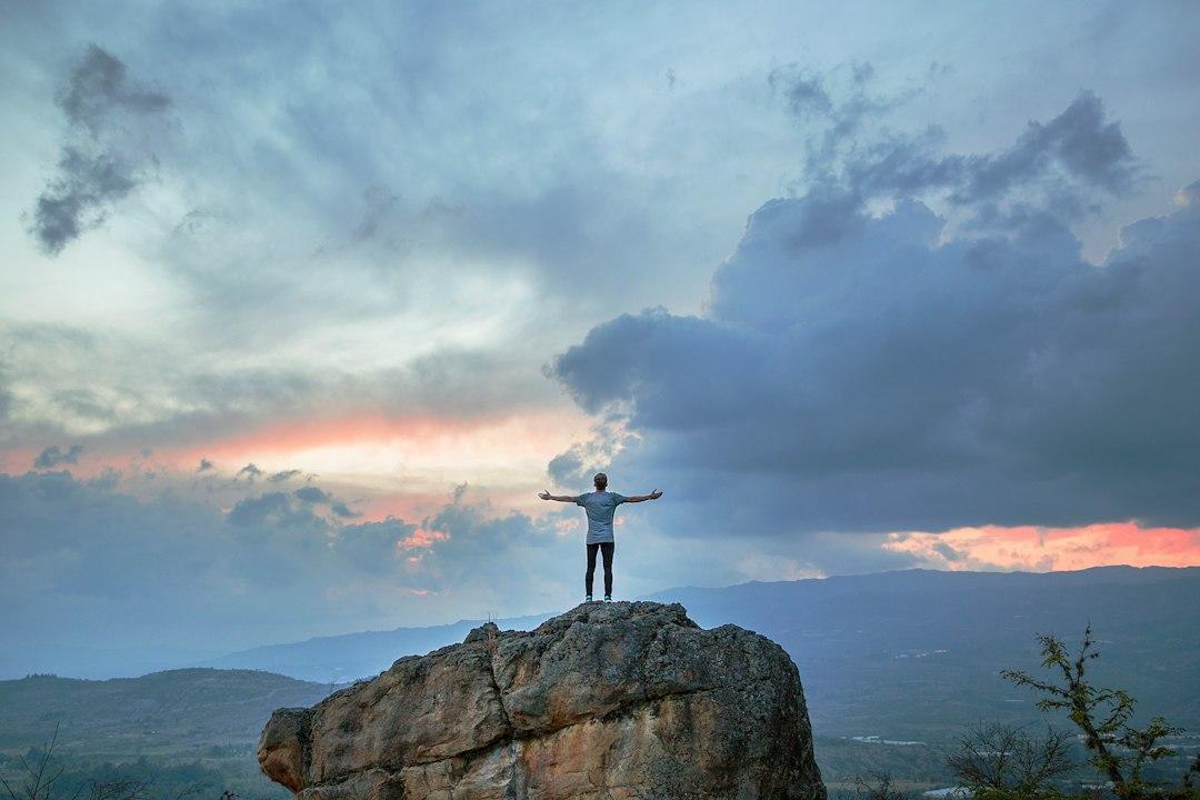 Inspirational and Motivational Quotes to Start and End Your Day with Positivity
