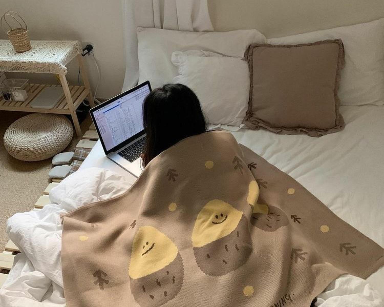 what is bedtime procrastination ?