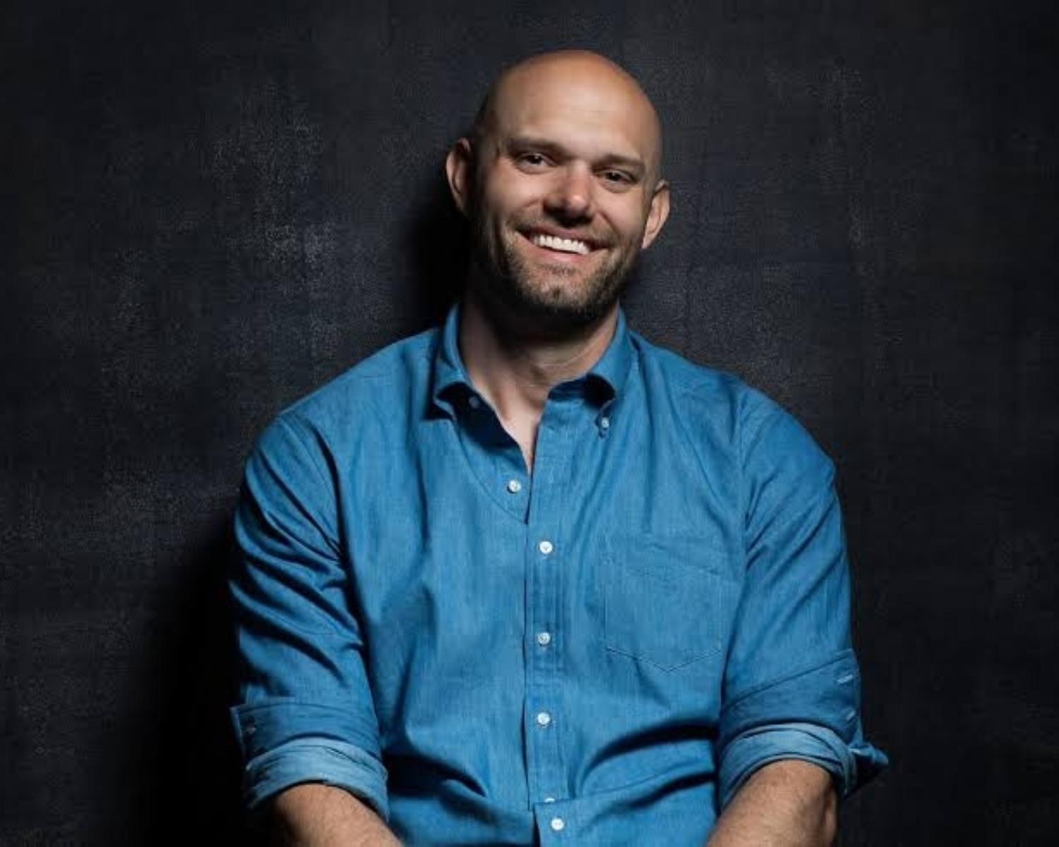 JAMES CLEAR 
