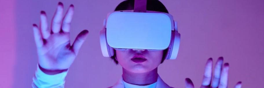 Augmented Reality (AR) and Virtual Reality (VR).