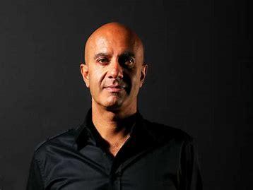 ROBIN SHARMA