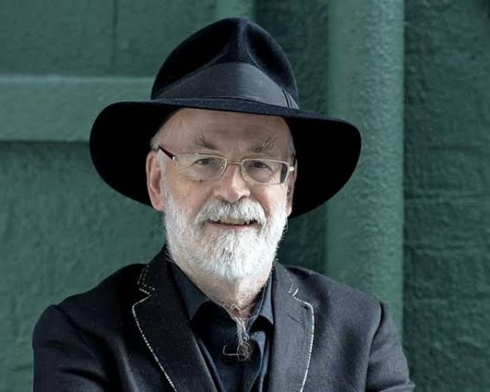TERRY PRATCHETT