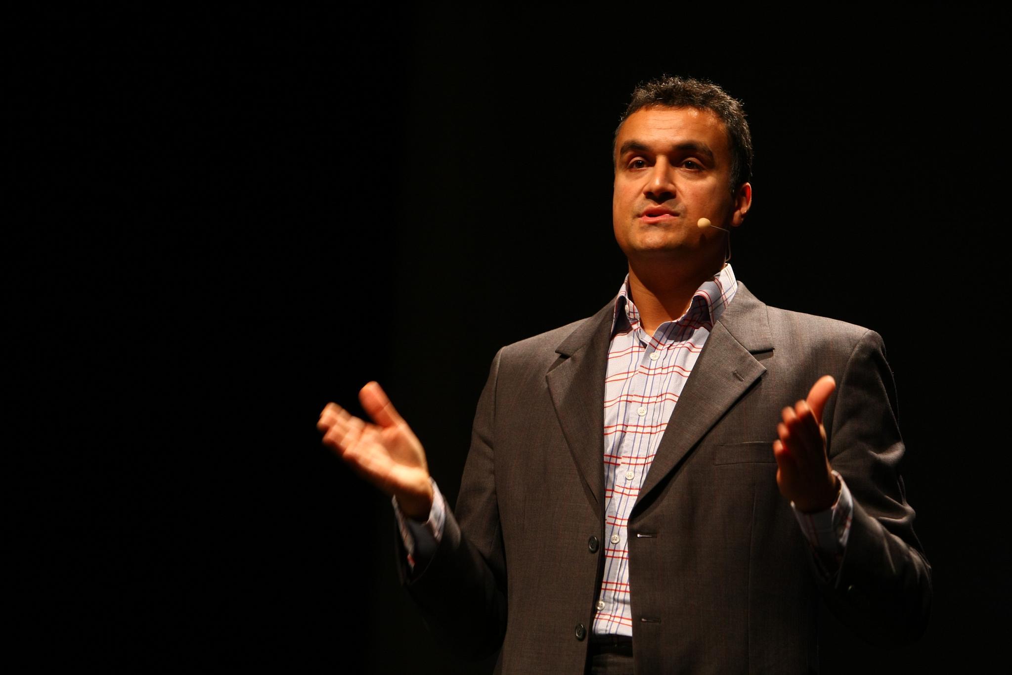 CARL HONORÉ.