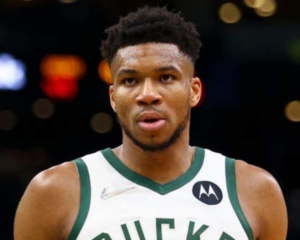 GIANNIS ANTETOKOUNMPO 