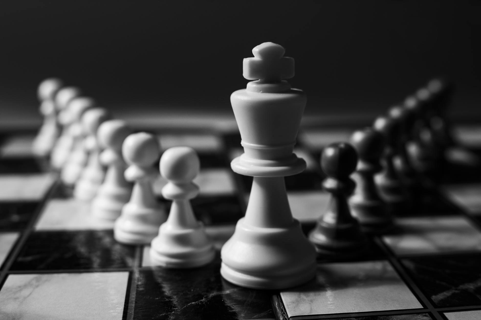 Goal-Oriented Pursuits: Setting and Achieving Ambitious Goals