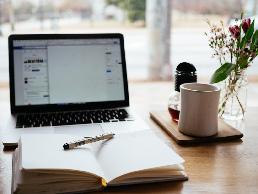 Why Note-taking Is Crucial for Busy Professionals?