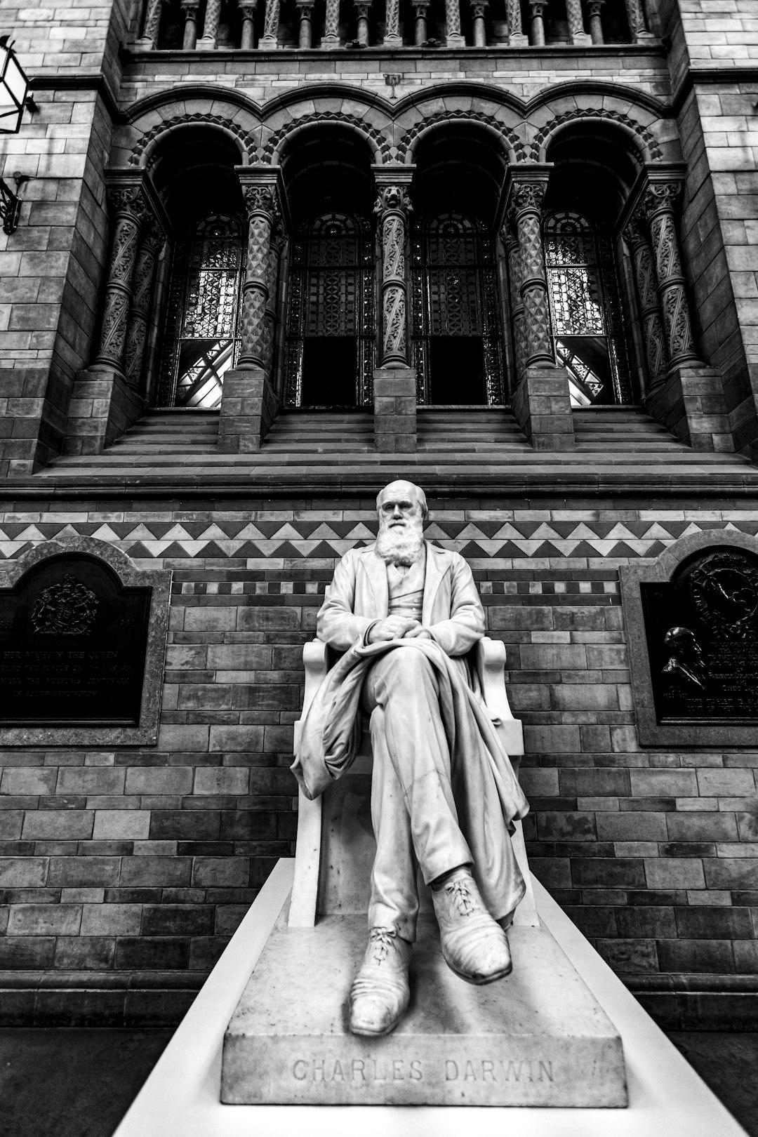 CHARLES DARWIN