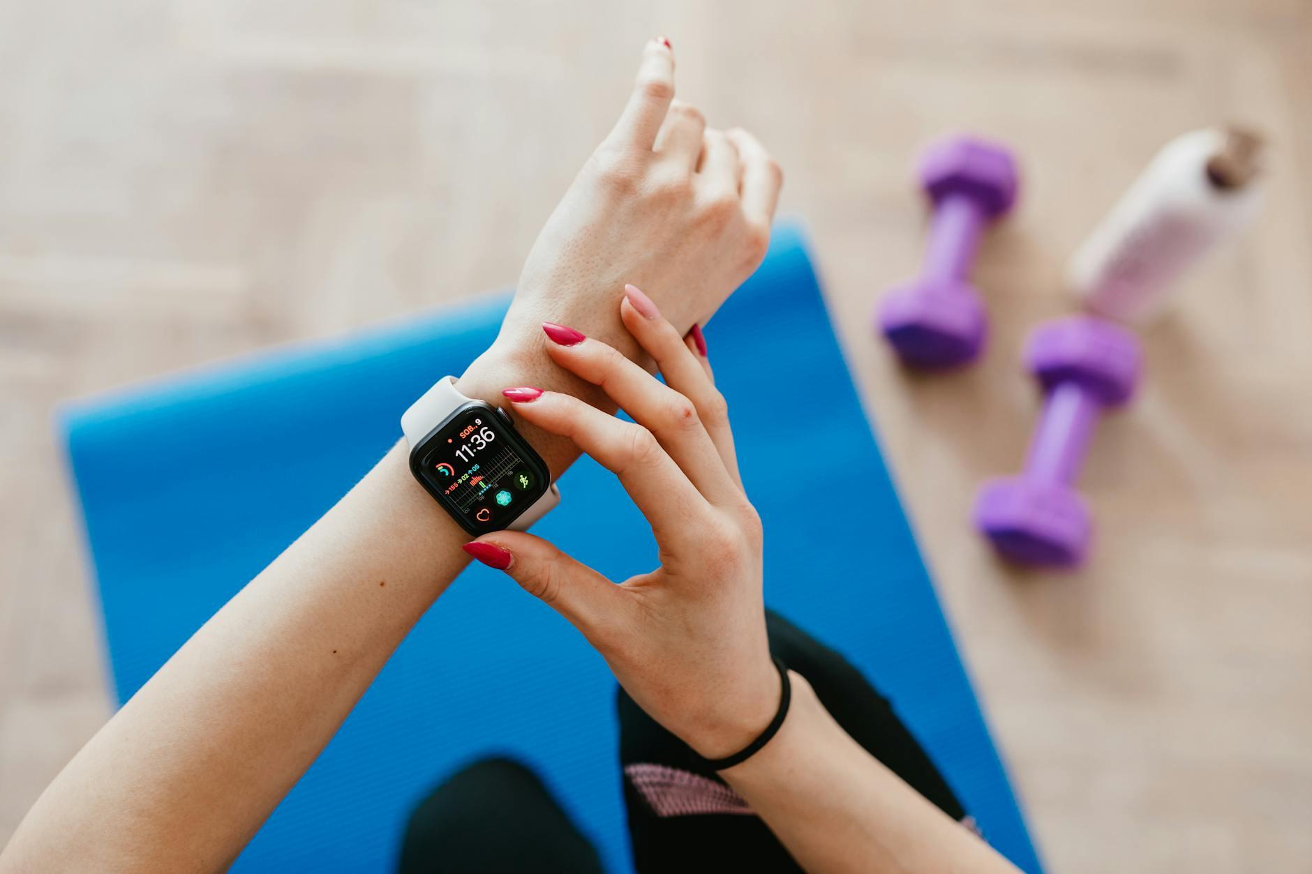 Habit 4 — Habit Tracking & Wearables (Science in Brief)